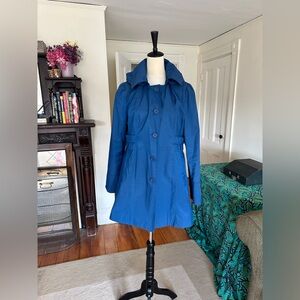 Women’s Guess L blue rain / trench coat w/ removable hood (runs more like a M).
